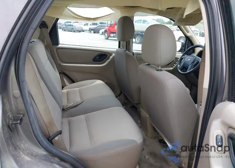 2004 Ford Escape Xls from USA, damaged, VIN 1FMYU02104KB20822